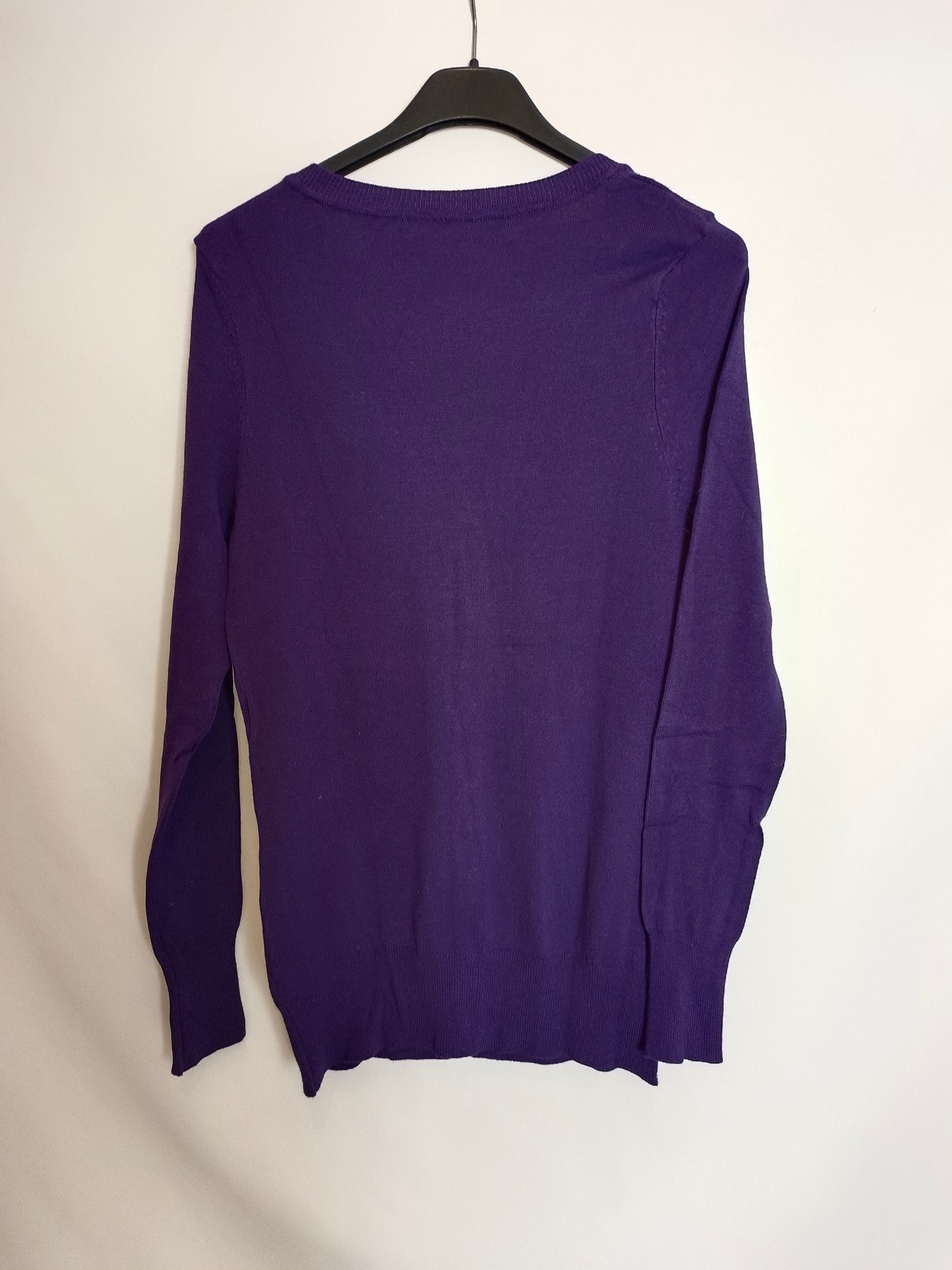 OTRAS. Rebeca abotonada morada Tu(s)