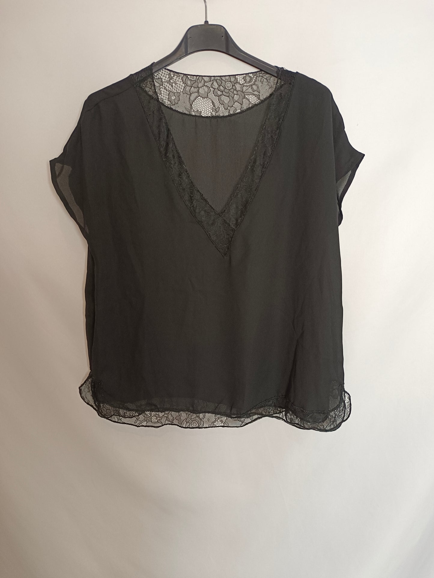 OTHERS. Black lace top Tu(S)