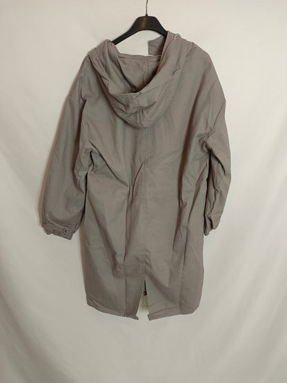 LYZK COLLECTION. Gray hooded parka TM