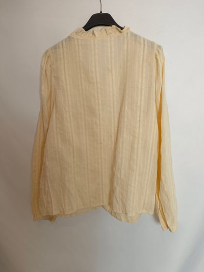 DAZY. Beige lace blouse Tl