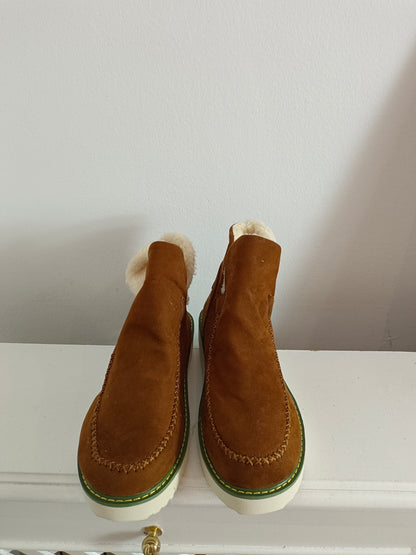 SPORT CLASSIC. Botas camel pelito T.38