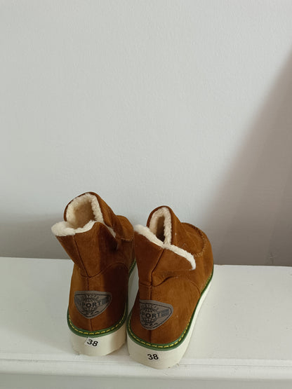 SPORT CLASSIC. Botas camel pelito T.38