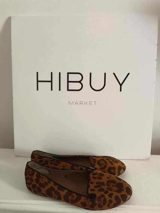 WHITE. Animal print loafers, size 38