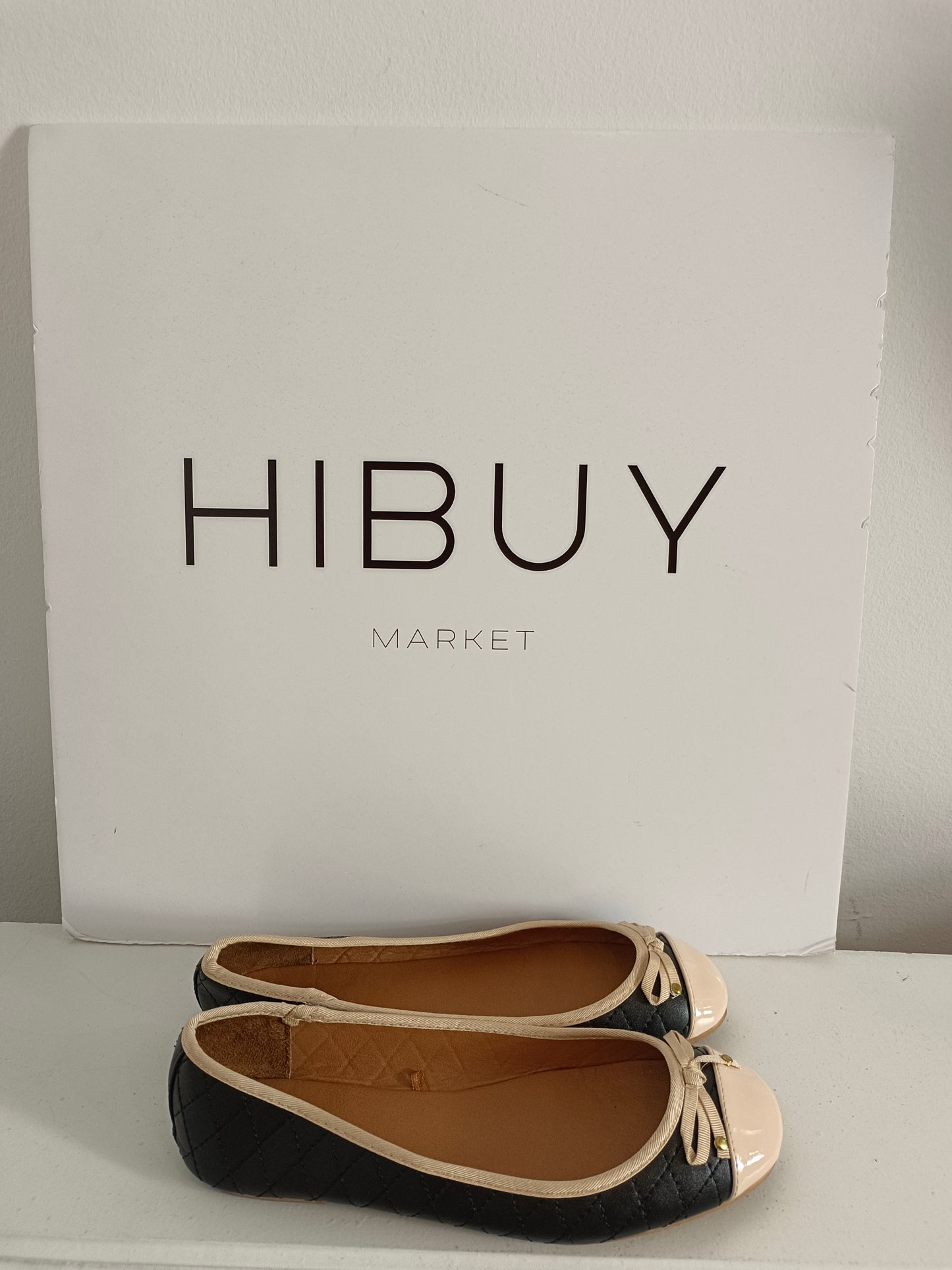 WHITE. Two-tone ballet flats size 38