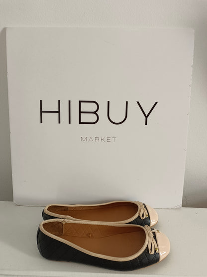 WHITE. Two-tone ballet flats size 38