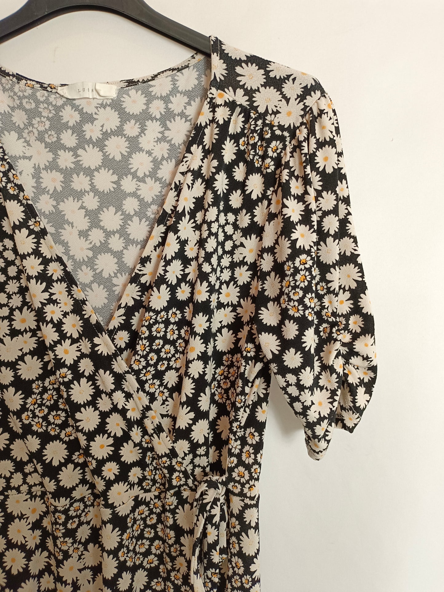 LUSH. Vestido negro margaritas T.m