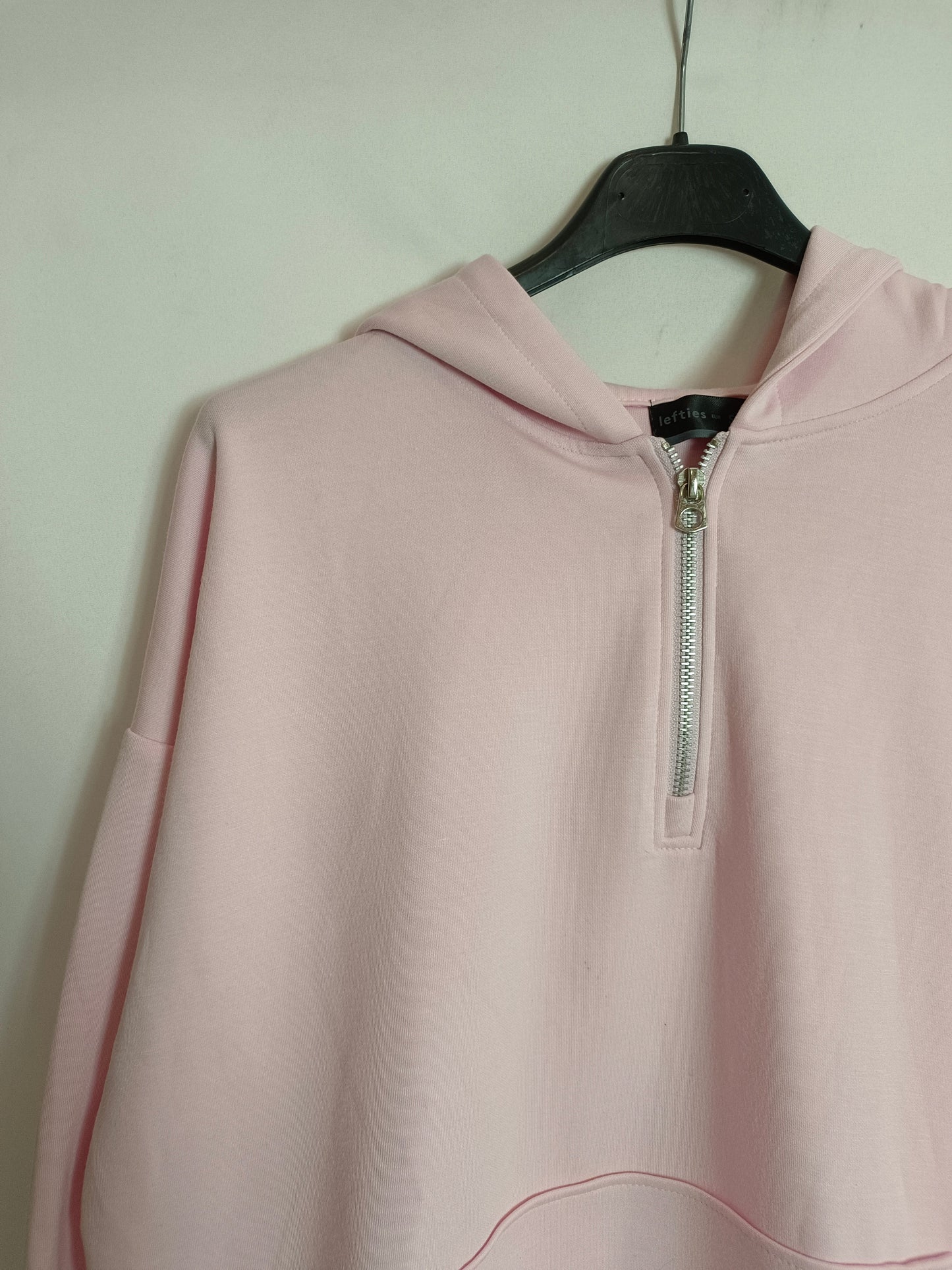 LEFTIES. Sudadera rosa capucha T.s