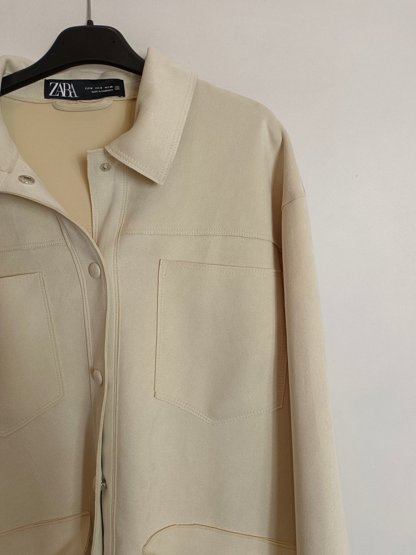 ZARA. Chaqueta antelina beige T.m