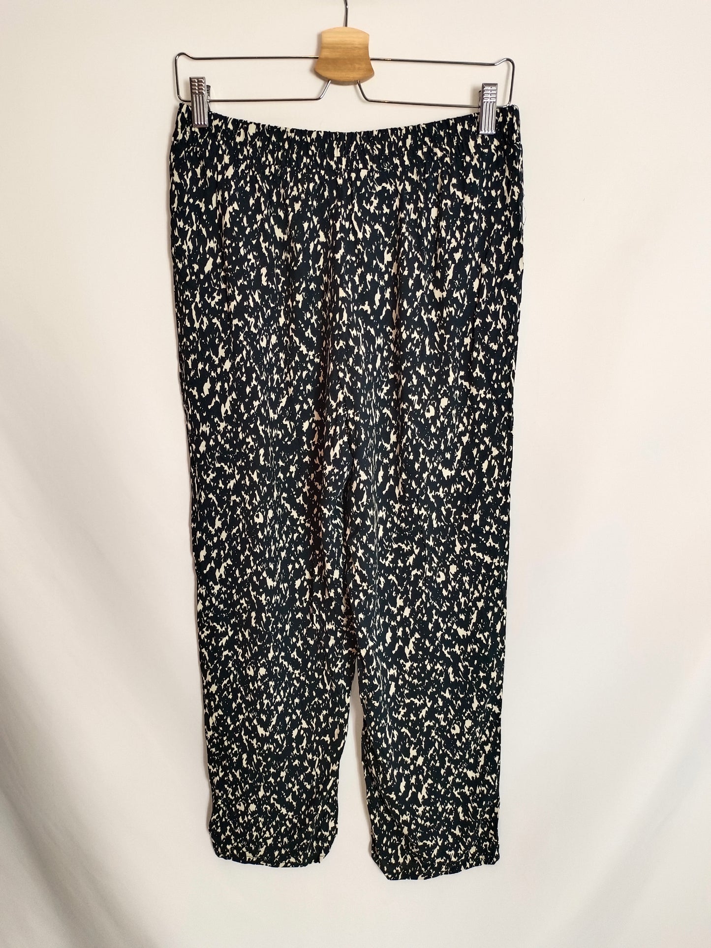 PRIMARK. Black flowy trousers size 40