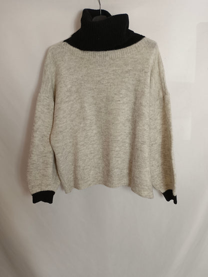 BASYCO. Two-tone turtleneck sweater (s/m)