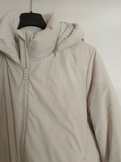 UNIQLO. Plumas beige capucha T.xs