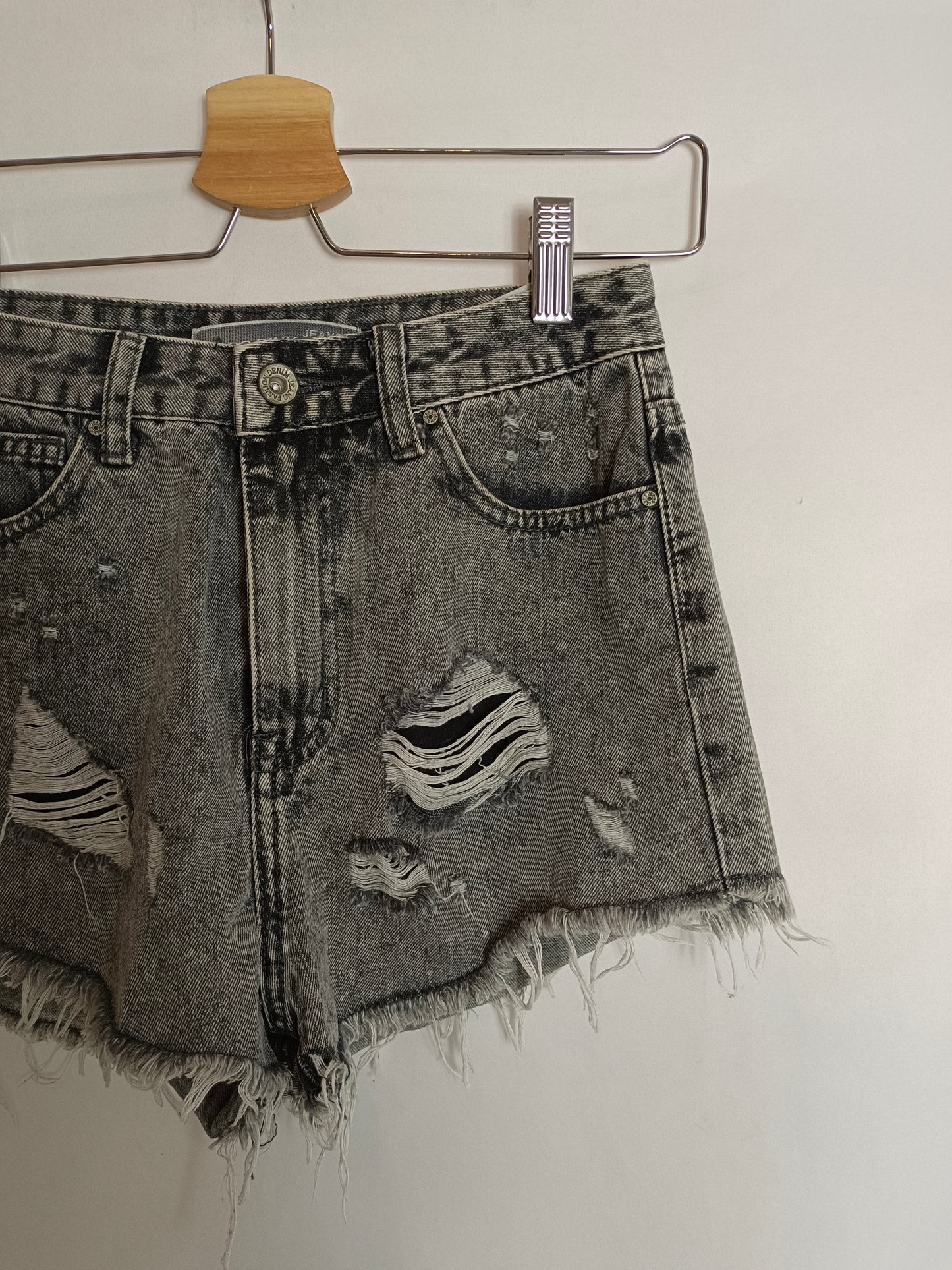 KISS PINK. Shorts denim gris T.s