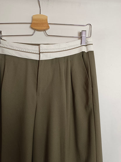 BERSHKA. Green pleated trousers, size 34