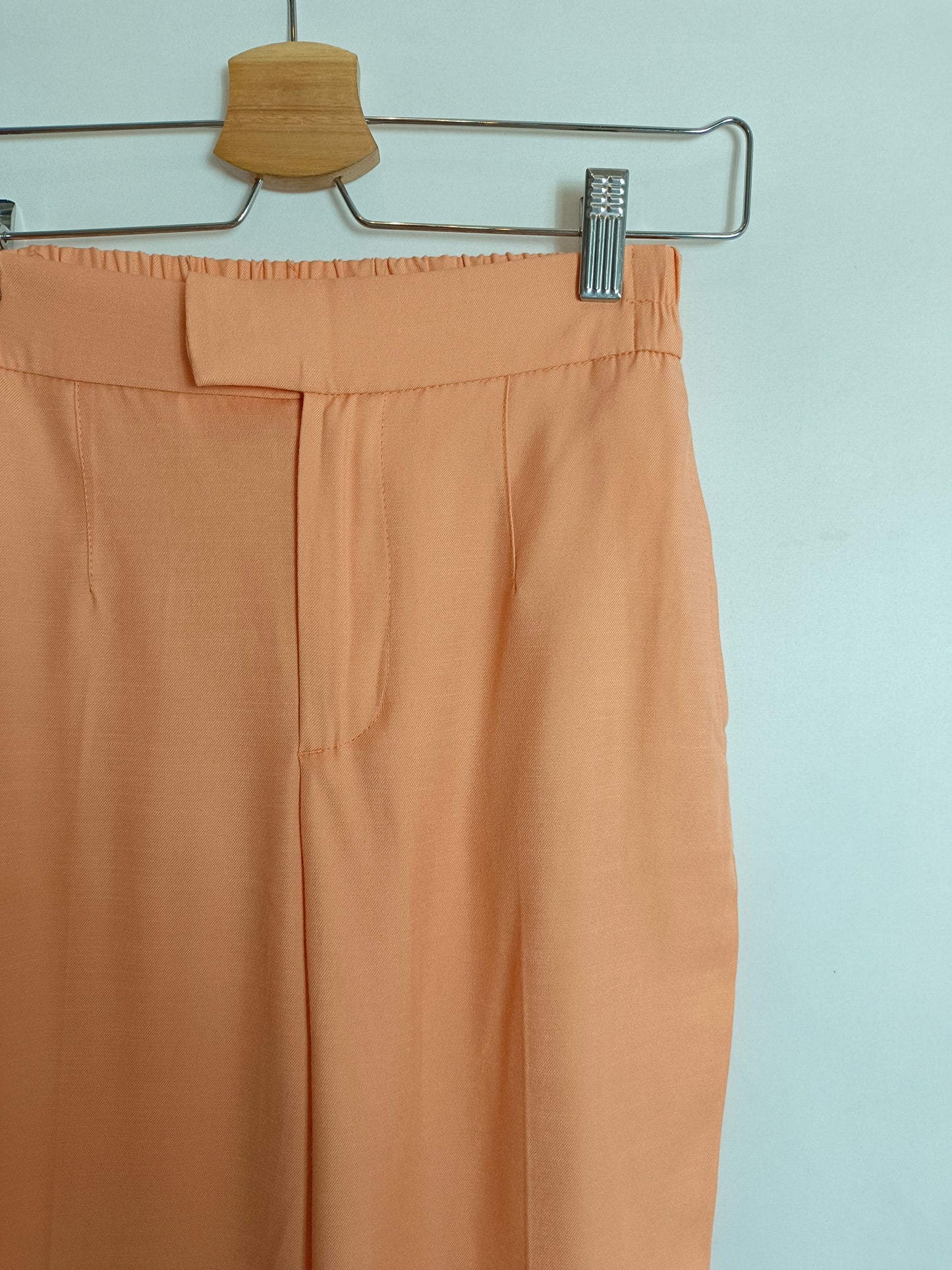BERSHKA. pantalón naranja palo T.xs