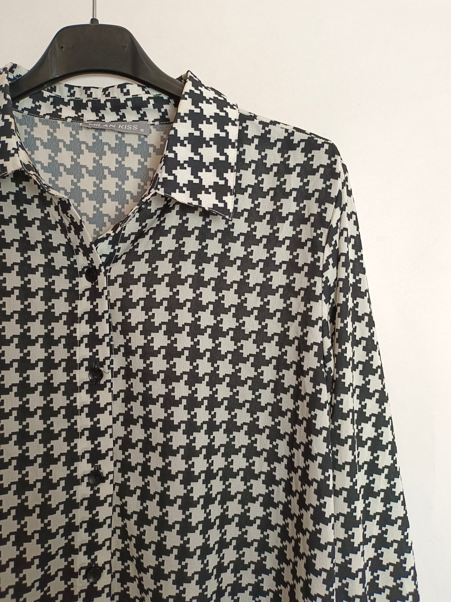 MILAN KISS. Blusa pata de gallo T.s