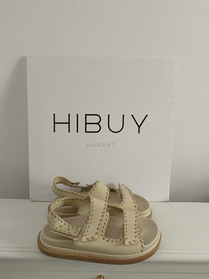 ALOHAS. Sandalias beige T.39