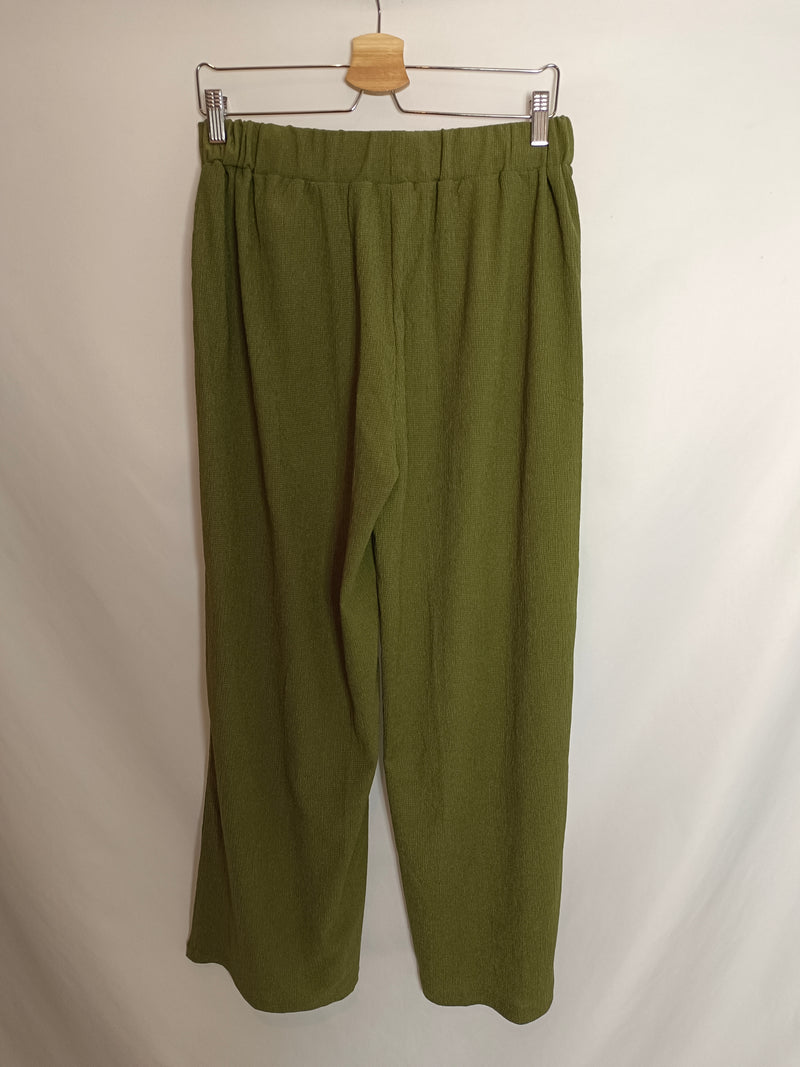 CORTEFIEL. Pantalón culotte verde T.s