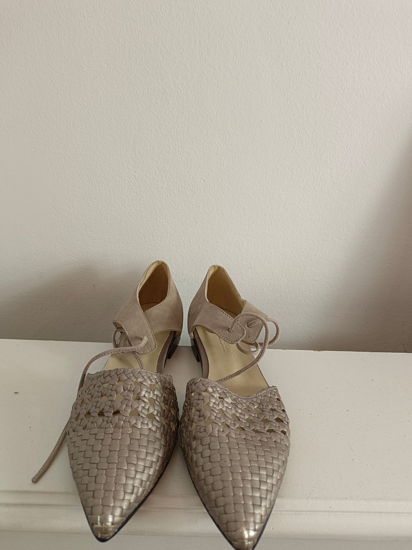 MICUIR. zapatos piel grises troquelado T.38