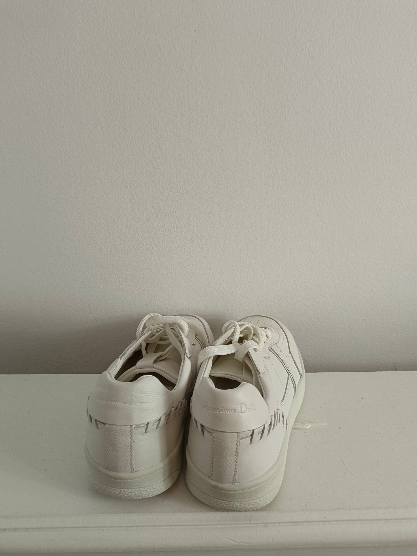 MASSIMO DUTTI. Zapatillas blancas T.38