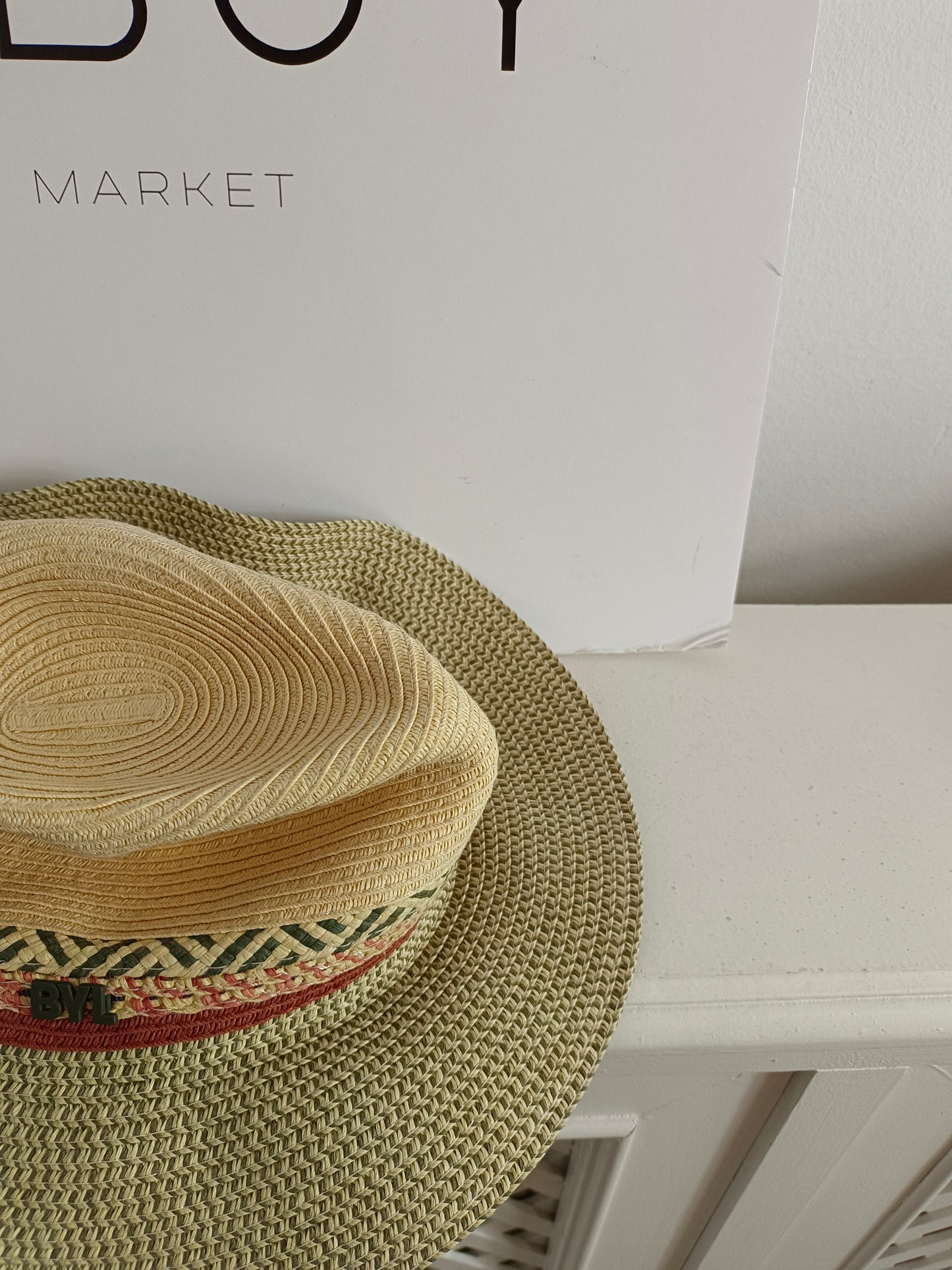 BIMBA Y LOLA. Sobrero rafia beige