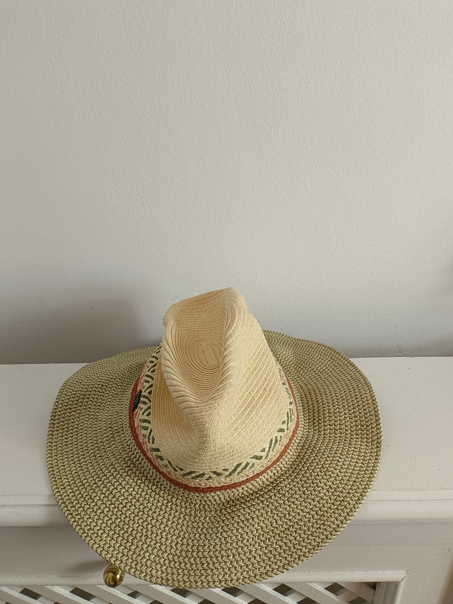 BIMBA Y LOLA. Sobrero rafia beige