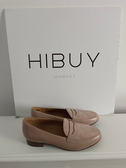 CLARKS. Pink leather loafers, size 38