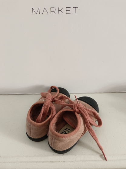 ZARA. Pink toe sneakers, size 18 months