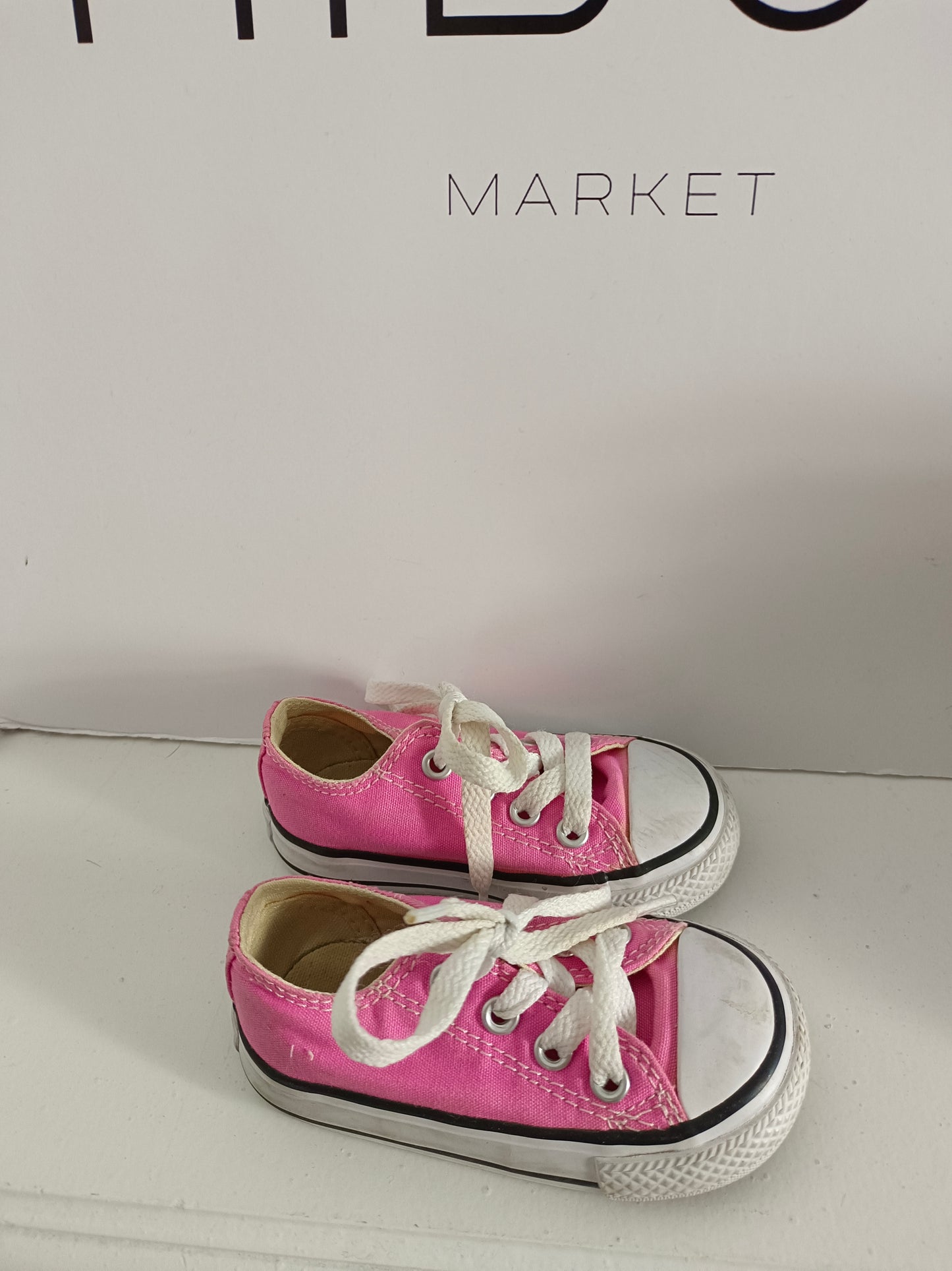 CONVERSES. Pink sneakers size 20