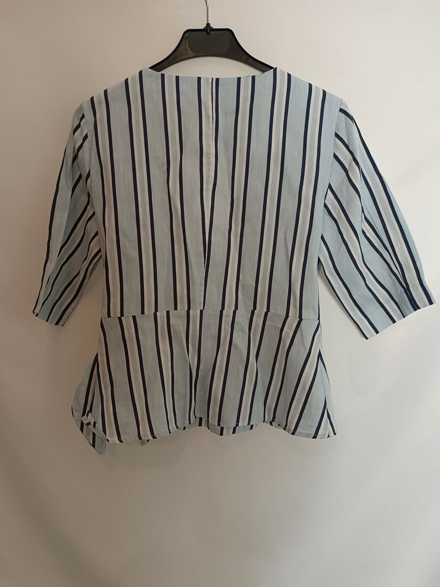 ZARA. Blusa cruzada rayas T.s