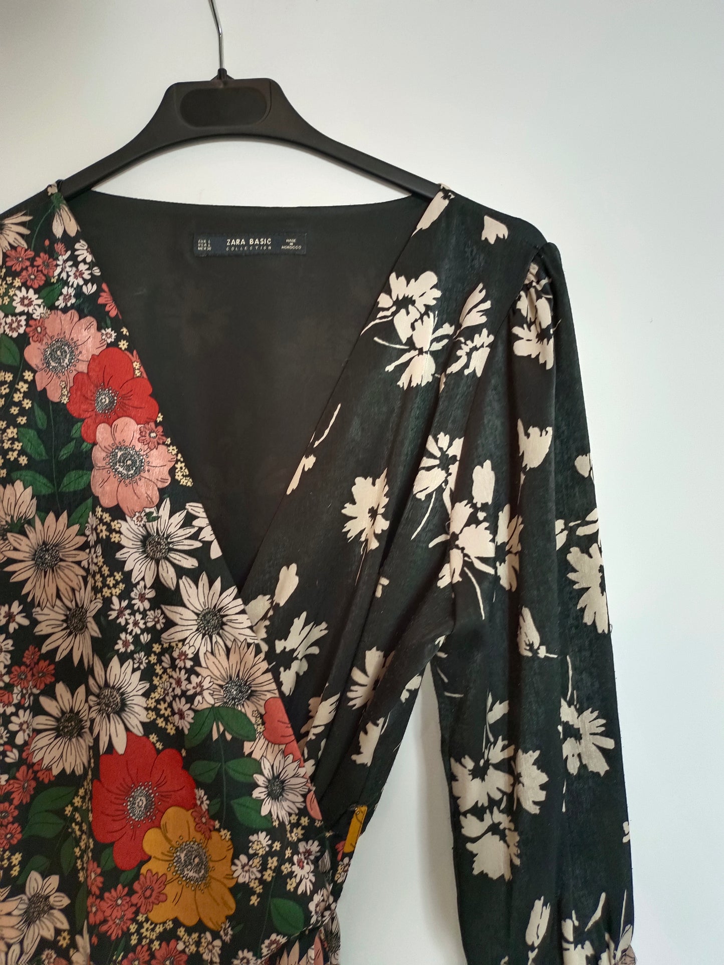 ZARA. Vestido cruzado flores T.l