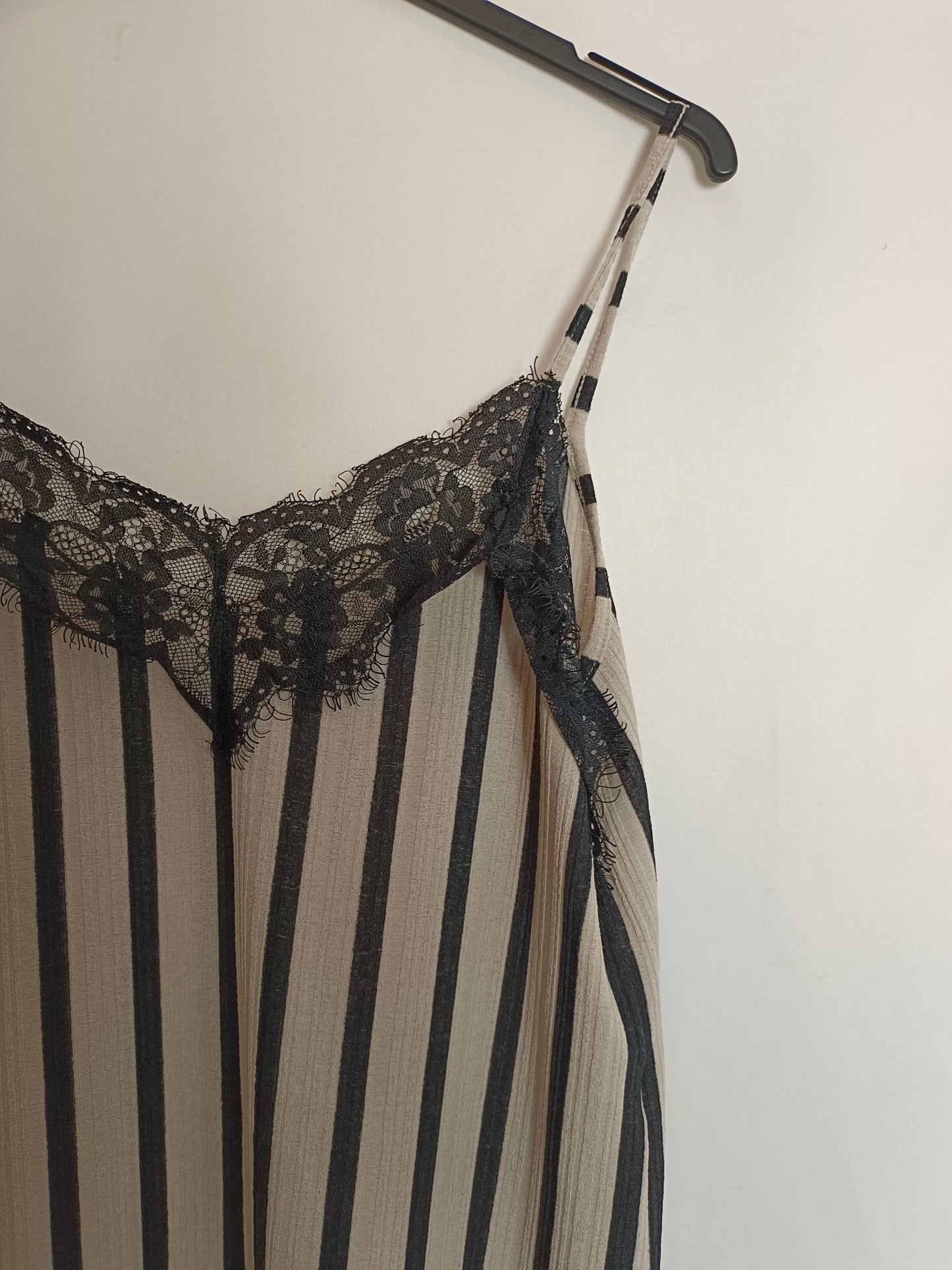 ZARA. Top rayas beige y negro T.s