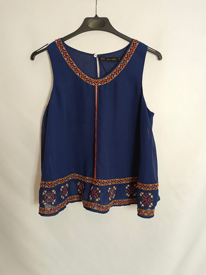 ZARA. Blue embroidered top T.xs