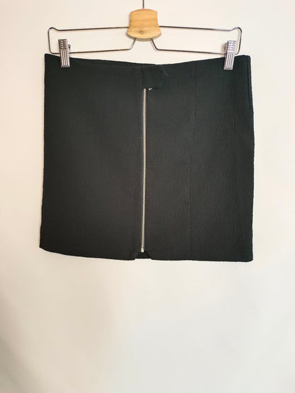 SPRINGFIELD. Black zip-up skirt, size 40