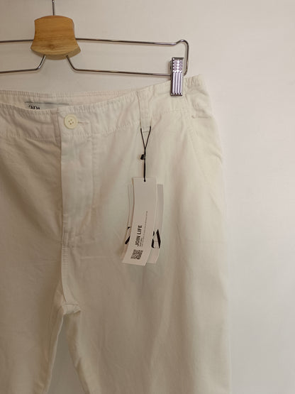 ZARA. White chino trousers, size 44