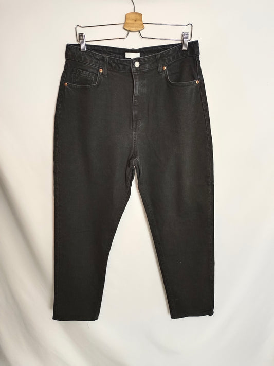 H&M. Pantalón denim monfit T.44