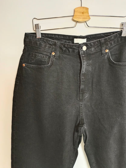 H&M. Pantalón denim monfit T.44
