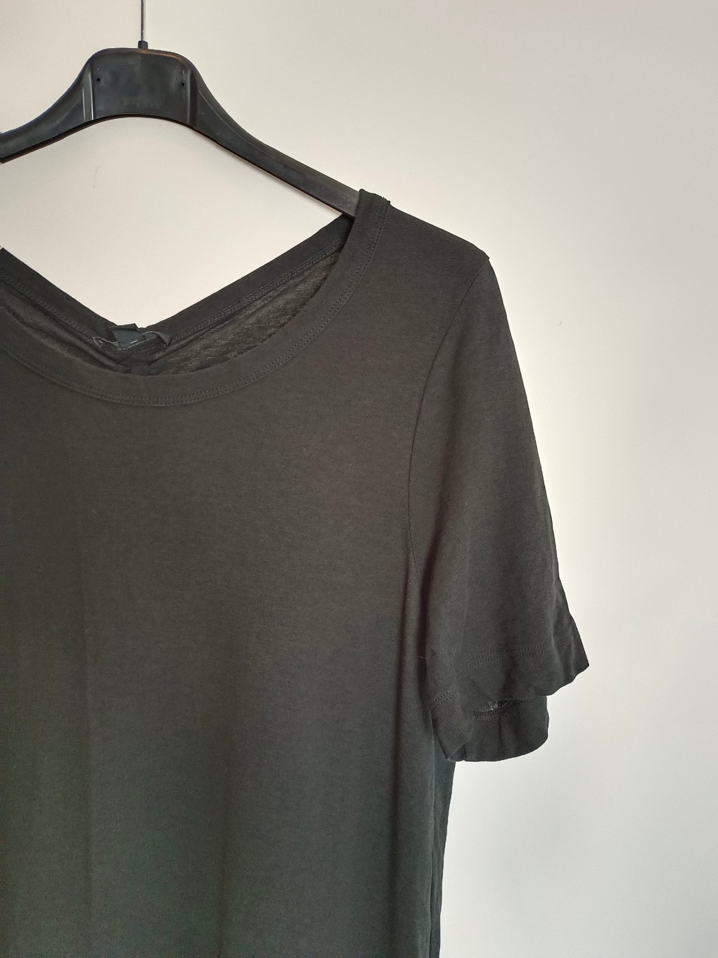 COS. Vestido midi negro elástico T.m