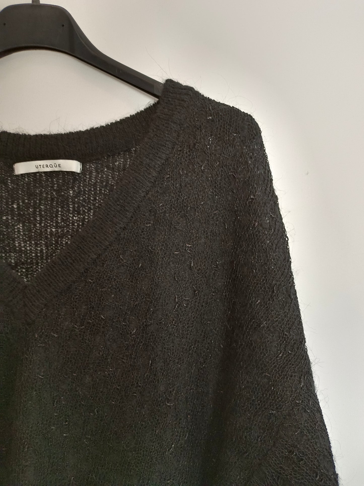 UTERQÜE. Jersey negro hilos T.l