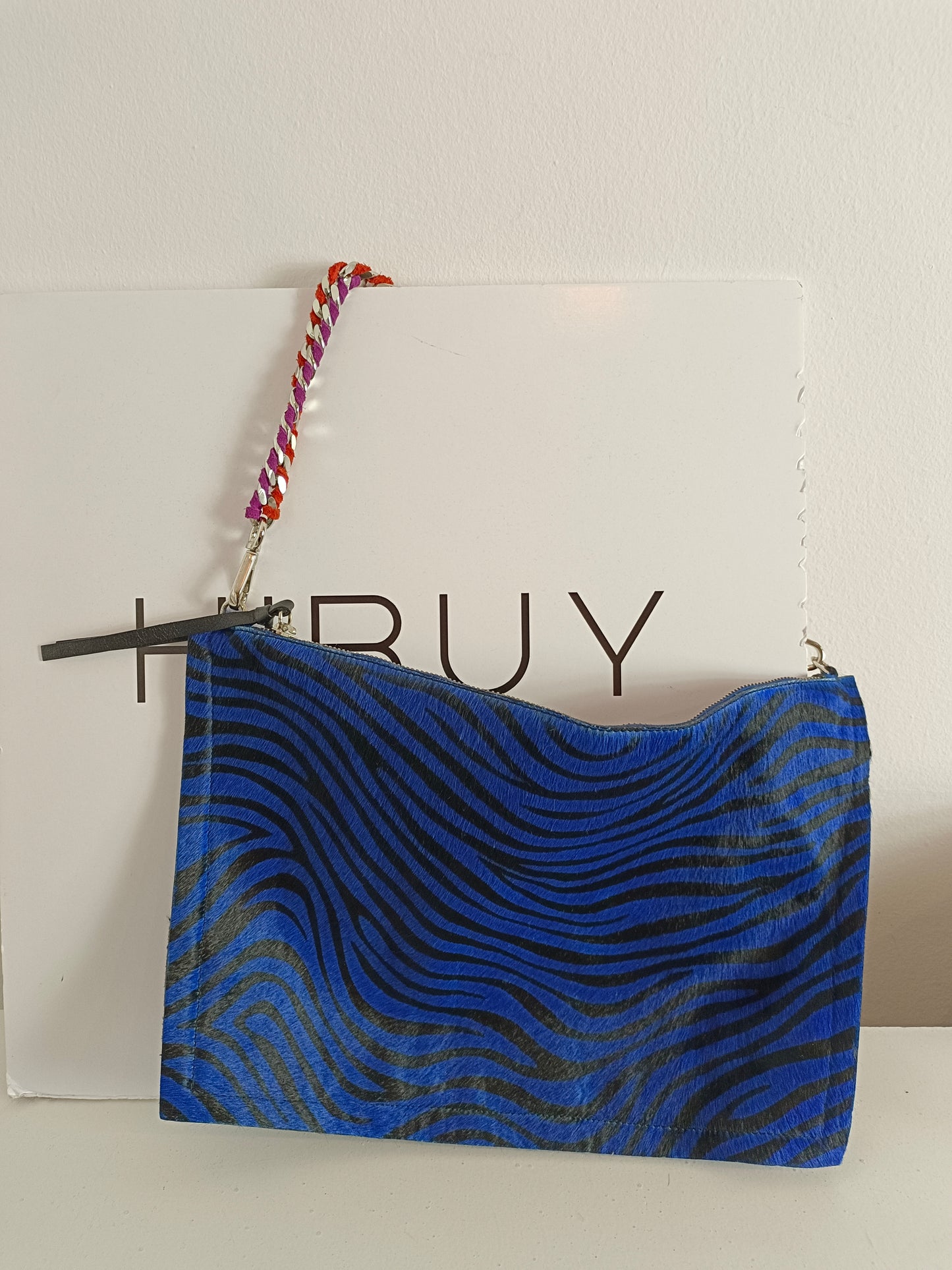 ZARA. Bolso piel print pelito