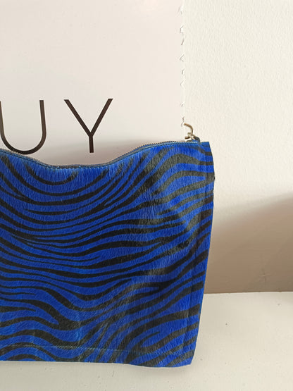 ZARA. Bolso piel print pelito