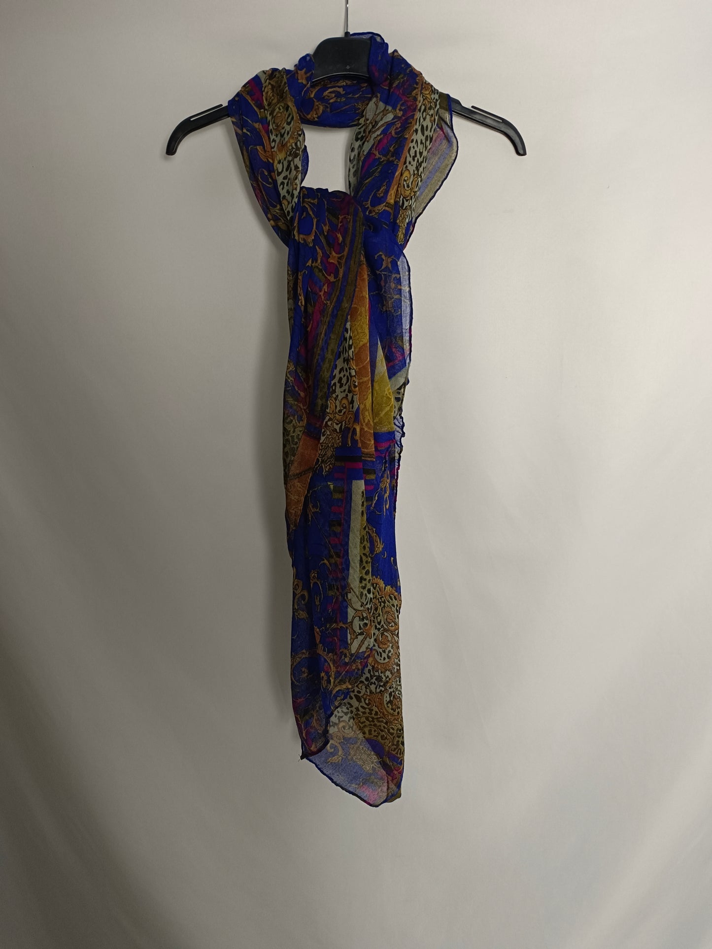 OTRAS. Fular azul estampado