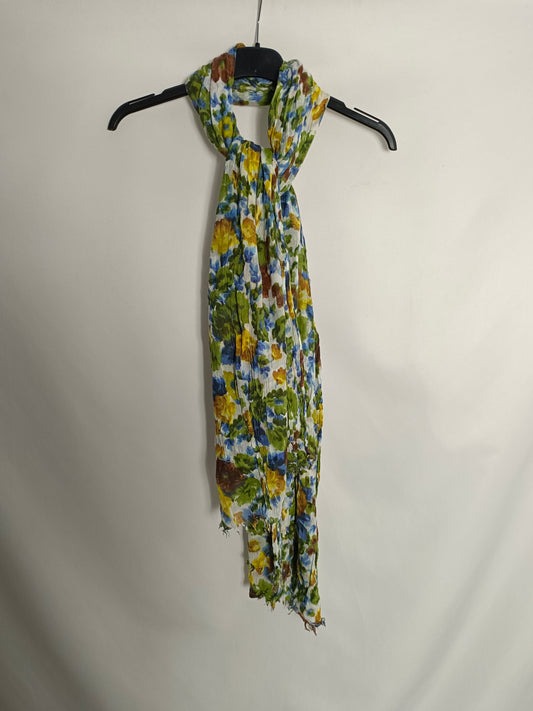 OTRAS. Fular flores verdes