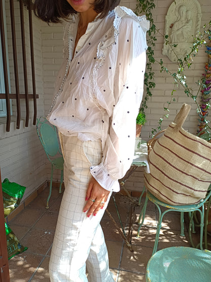 MAKSU. blusa blanca florecitas T.s