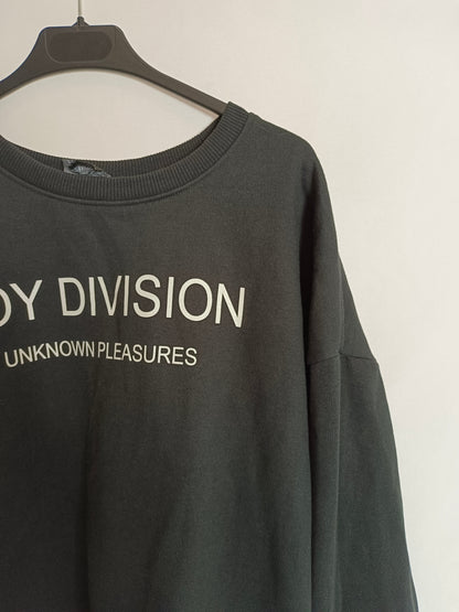 ZARA. Sudadera gris dibujo T.s