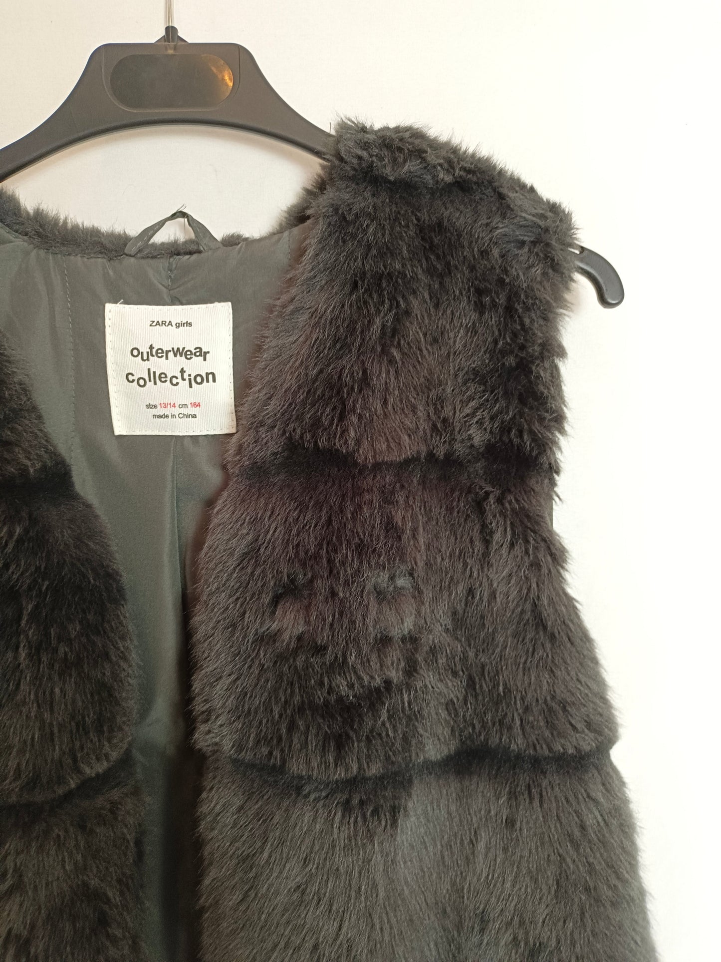 ZARA. Chaleco gris pelo T.13/14(xxs)