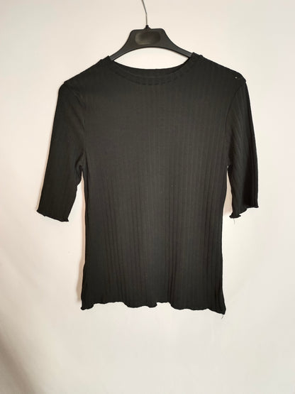 ZARA. Camiseta negra canalé T.m