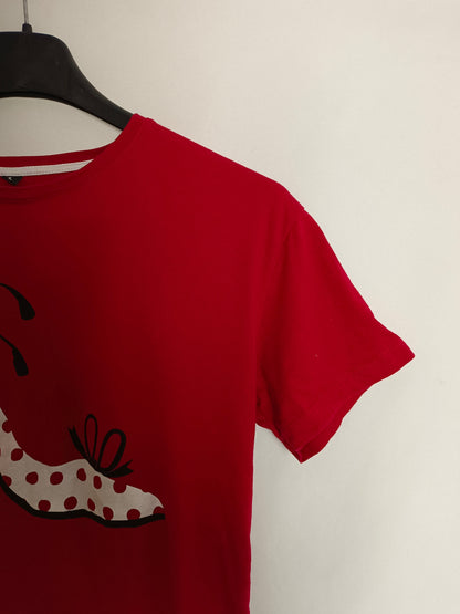 OTRAS. Camiseta roja tacón T.l