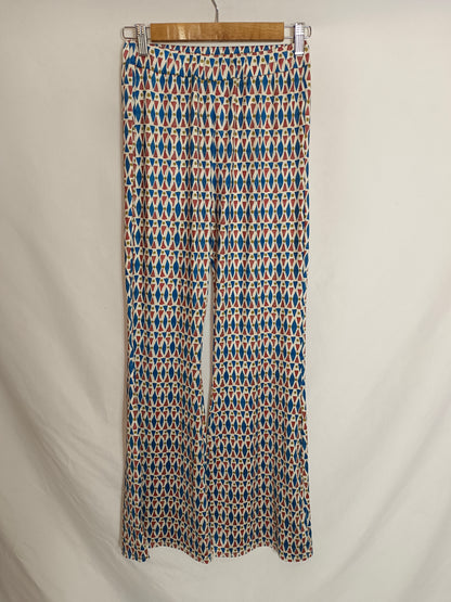 THE CLOSET.Pantalón estampado campana Tu(xs)