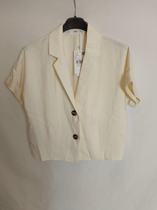 MANGO. Blusa beige botones T.xs