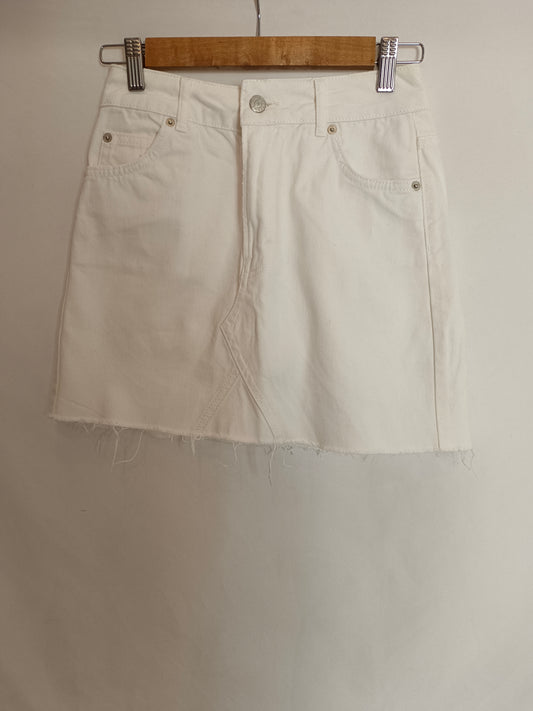 TOPSHOP. Falda denim blanca T.36